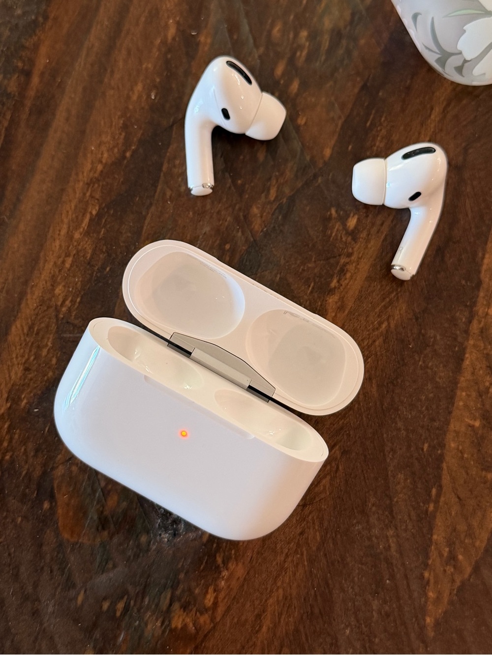 Apple White Wireless Earbuds with Charging Case